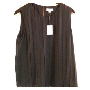 Pleated Sleeveless blouse